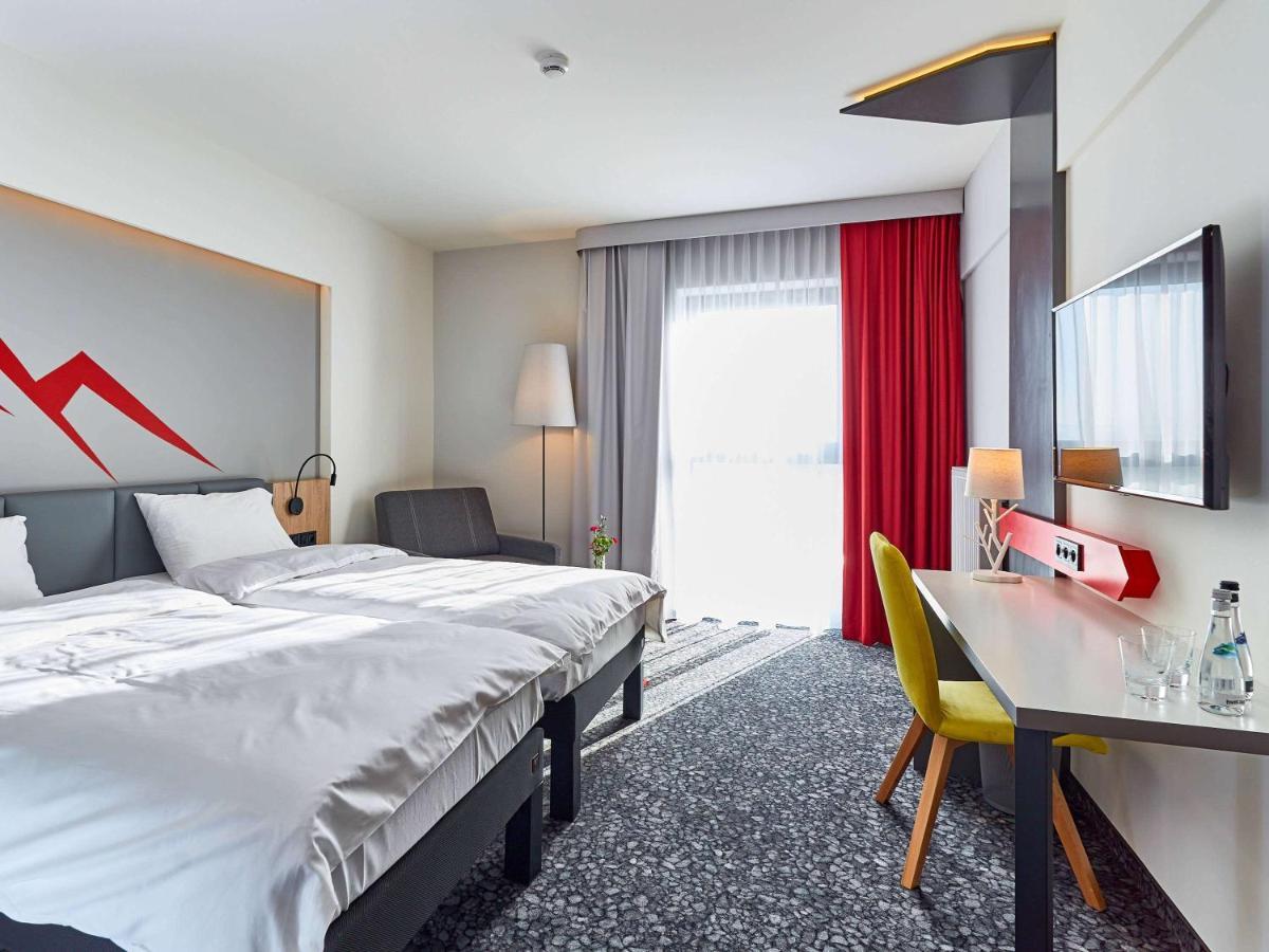 Ibis Styles Nowy Targ Hotel Buitenkant foto