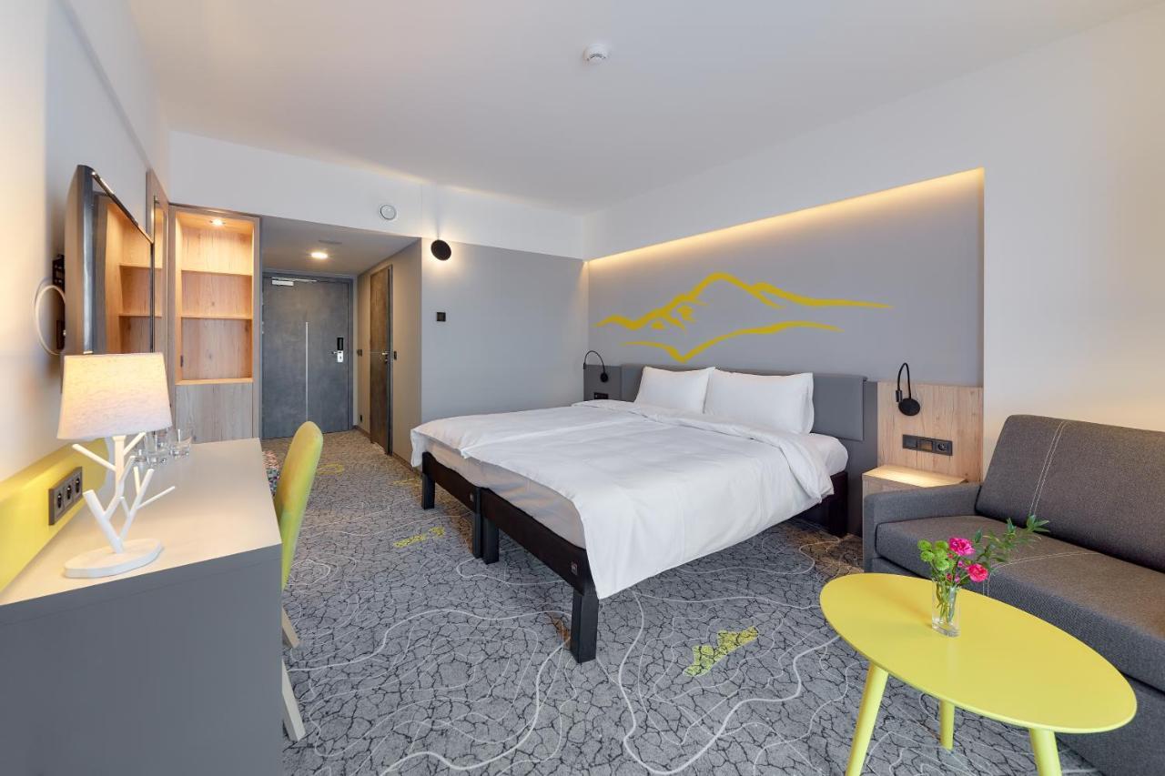 Ibis Styles Nowy Targ Hotel Buitenkant foto
