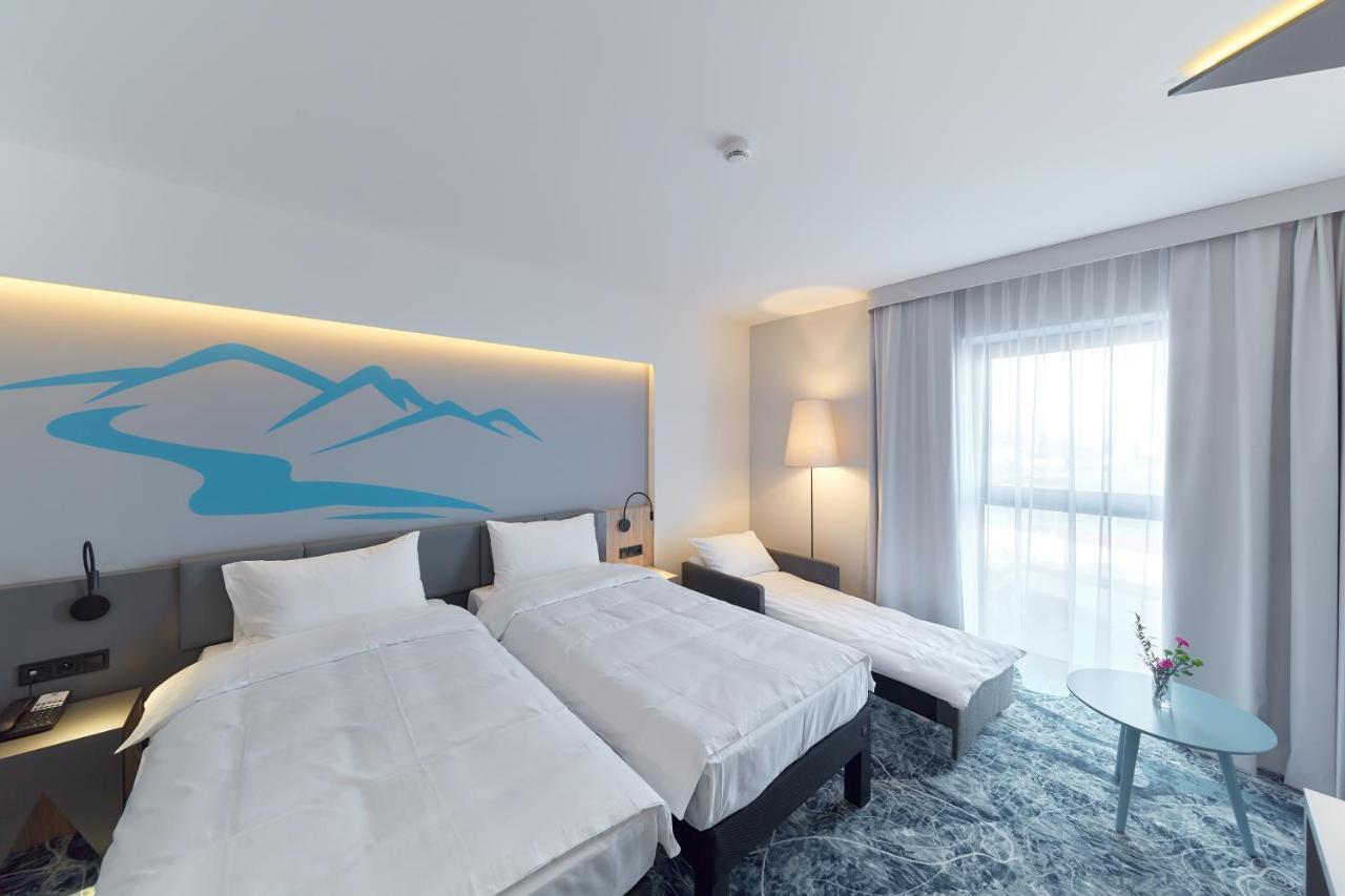 Ibis Styles Nowy Targ Hotel Buitenkant foto