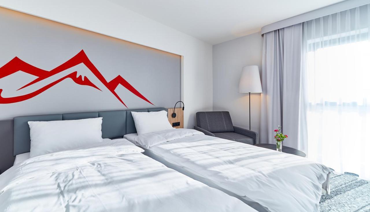 Ibis Styles Nowy Targ Hotel Buitenkant foto