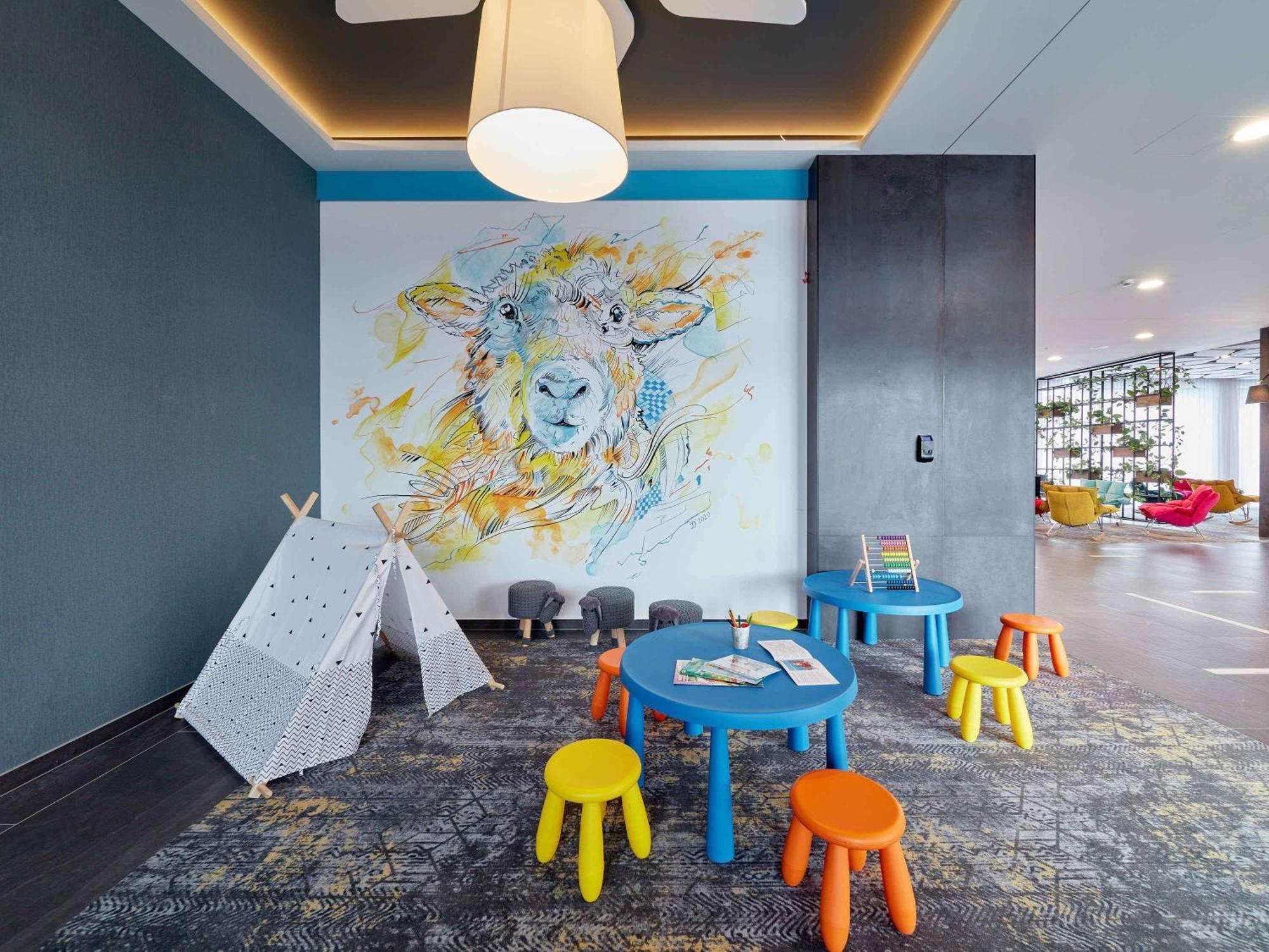 Ibis Styles Nowy Targ Hotel Buitenkant foto