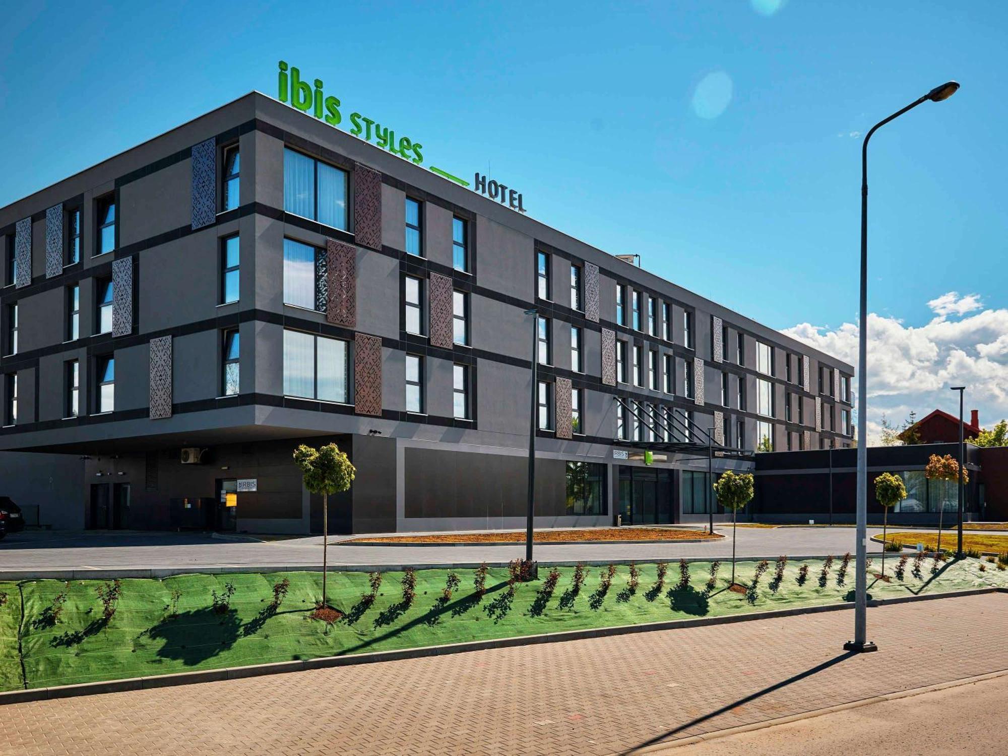 Ibis Styles Nowy Targ Hotel Buitenkant foto