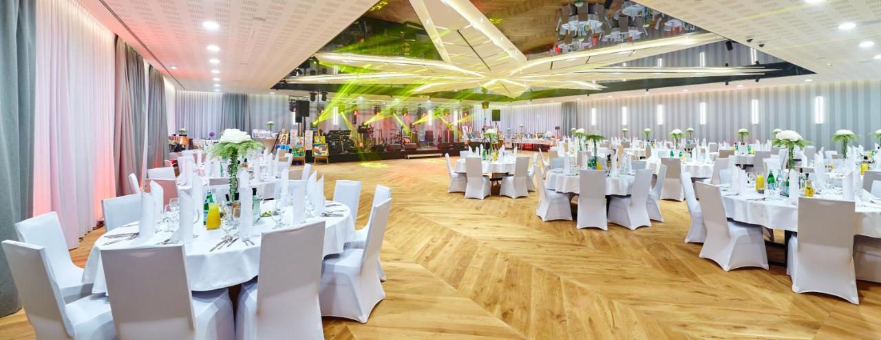 Ibis Styles Nowy Targ Hotel Buitenkant foto