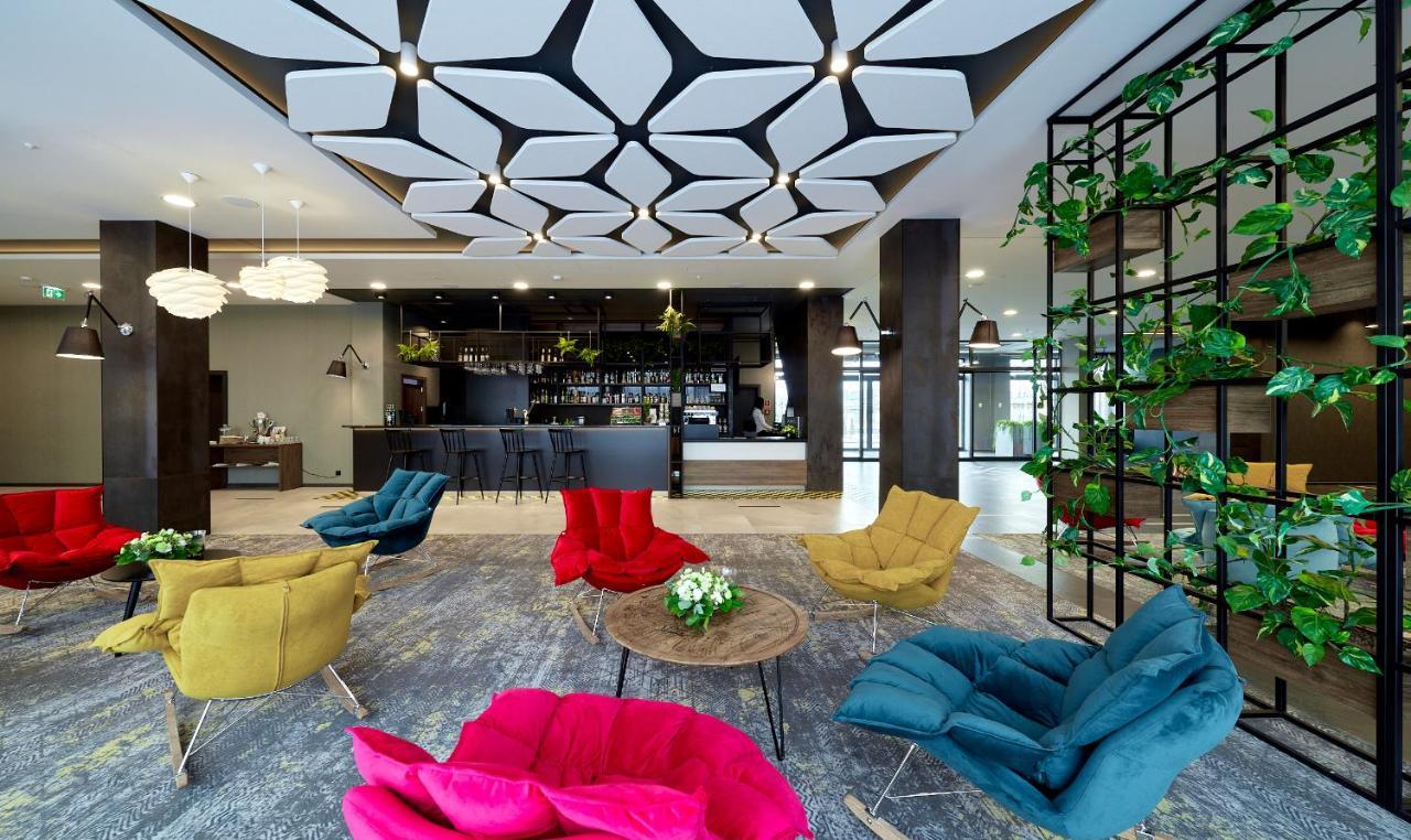 Ibis Styles Nowy Targ Hotel Buitenkant foto