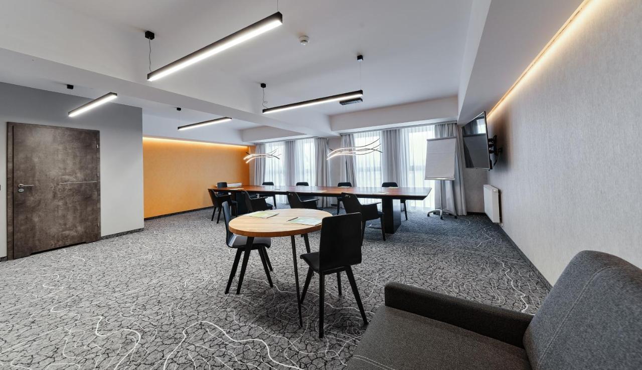 Ibis Styles Nowy Targ Hotel Buitenkant foto
