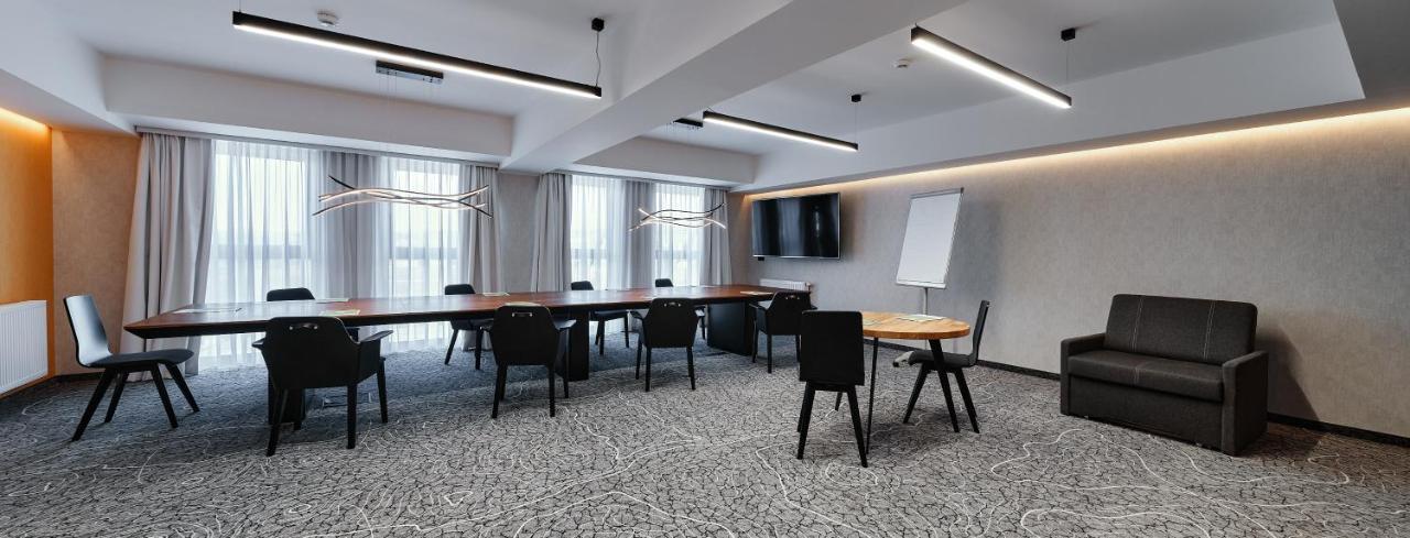 Ibis Styles Nowy Targ Hotel Buitenkant foto
