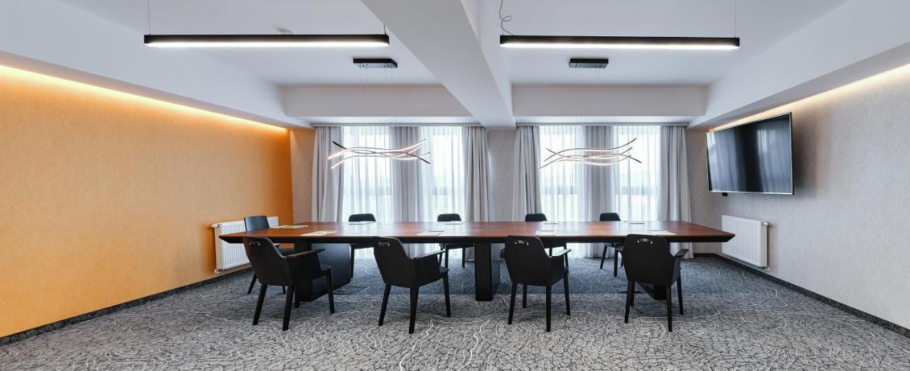 Ibis Styles Nowy Targ Hotel Buitenkant foto