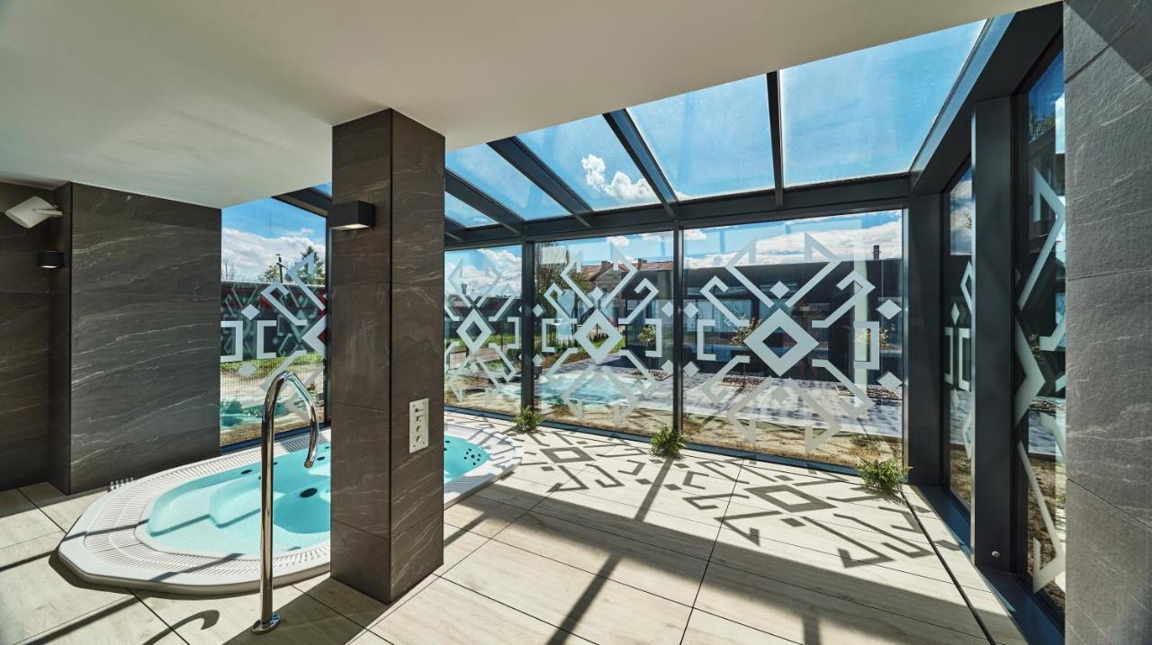 Ibis Styles Nowy Targ Hotel Buitenkant foto